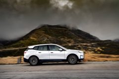 bmw-ix-white_03