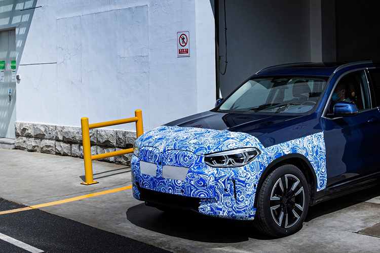 BMW iX3