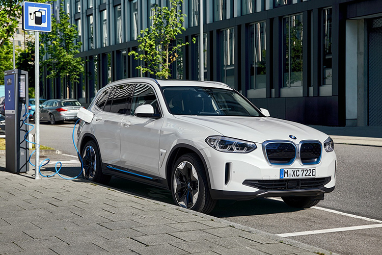 BMW iX3