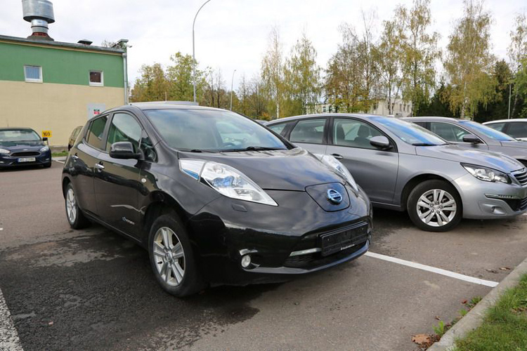 Nissan Leaf