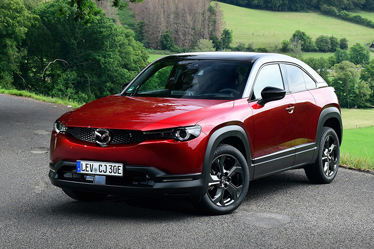 Электрическая Mazda MX-30 с бензогенератором