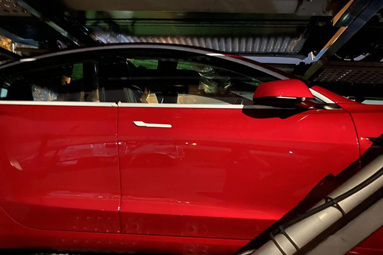 Обновленную Tesla Model 3 заметили на улице