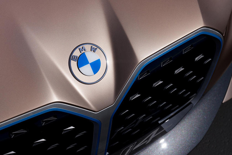 BMW EV решетка радиатора