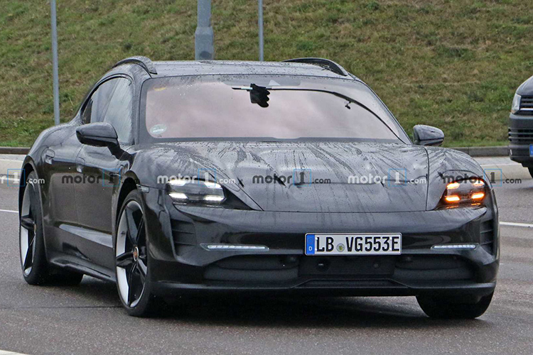 Porsche Taycan Cross Turismo