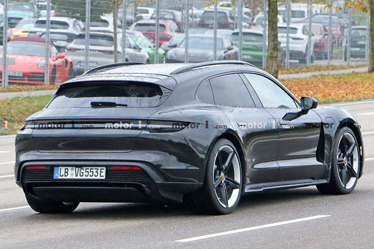 Porsche Taycan Cross Turismo