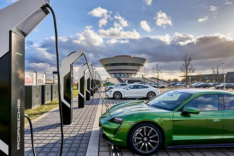 Porsche зарядка