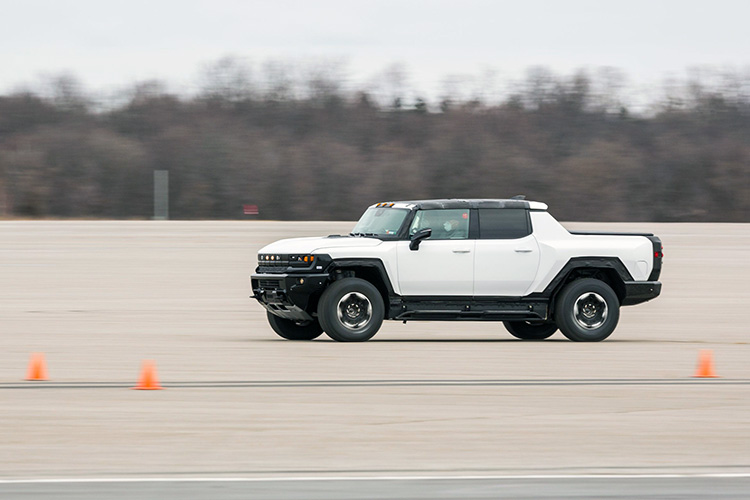 GMC Hummer EV испытания