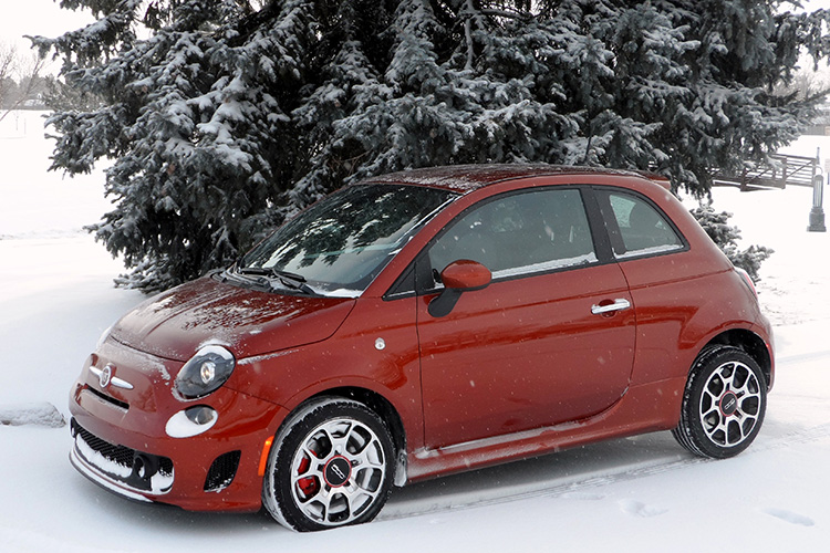 Fiat 500е зимой