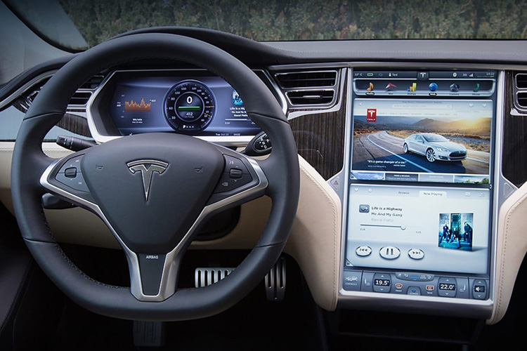 Tesla дисплей мультимедийной системы
