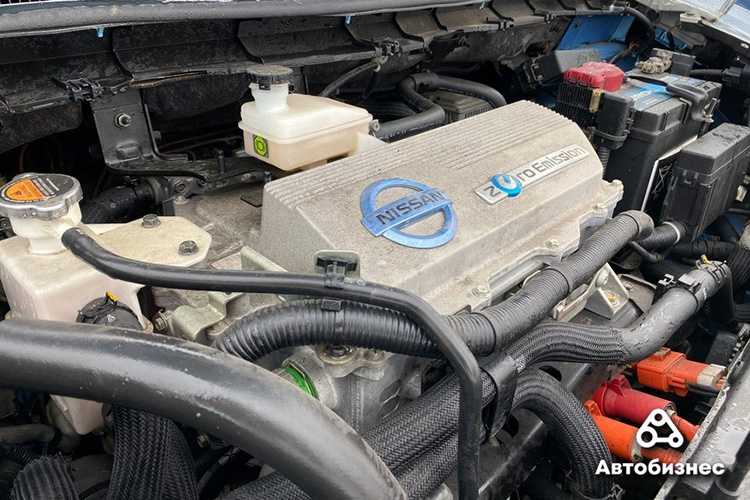 Nissan Leaf 2011 под капотом
