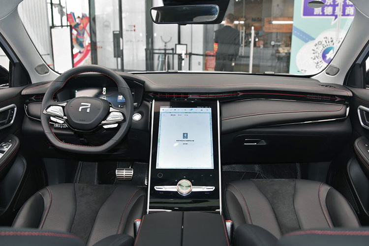 Roewe Marvel R салон