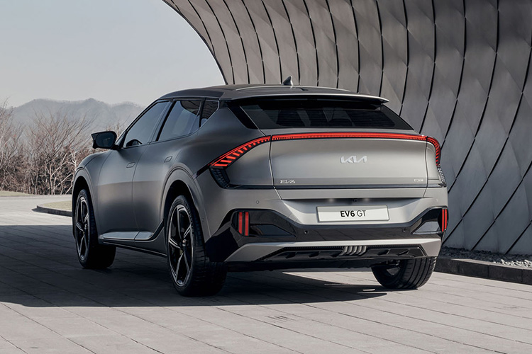 Kia EV6 GT вид сзади