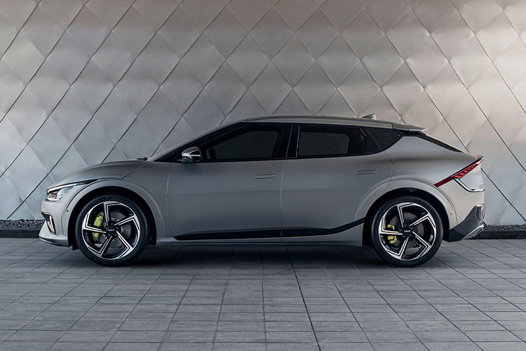 Kia EV6 GT вид сбоку