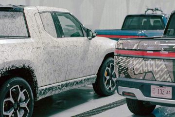 Rivian R1T с полуторной кабиной Extended cab