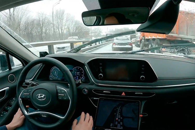 «Яндекс» показал на видео зимние испытания беспилотников в Москве