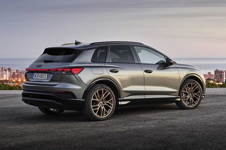 Audi Q4 e-tron вид сзади
