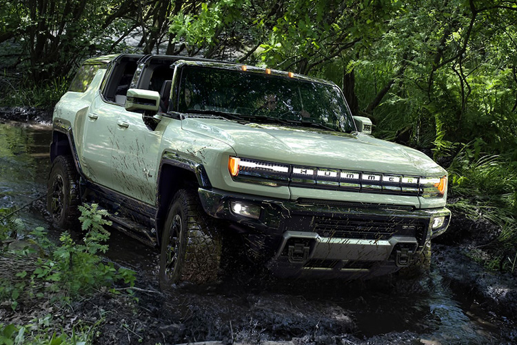 GMC Hummer EV SUV Extreme Off-Road package
