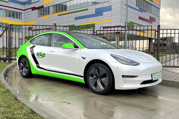 Tesla Model 3 каршеринг Hello