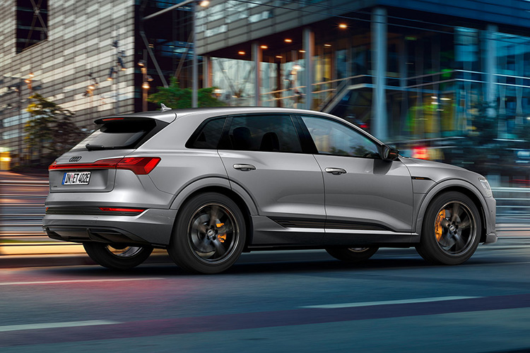 Audi e-tron S line black edition