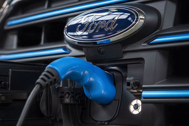 Ford электромобиль зарядный порт