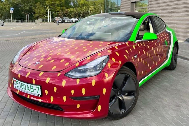 каршеринг Hello Tesla Model 3