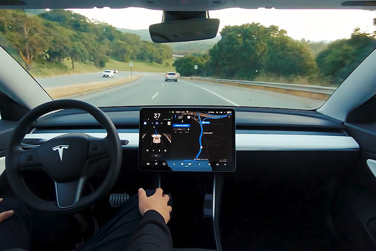 Tesla Full Self-Driving Beta автопилот