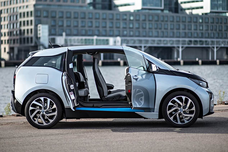 BMW i3 двери открыты