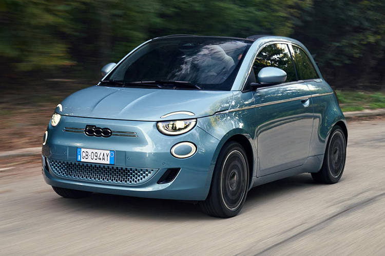 Fiat 500e голубой цвет