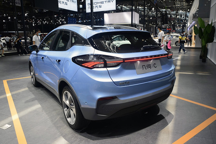 Geely Geometry С вид сзади
