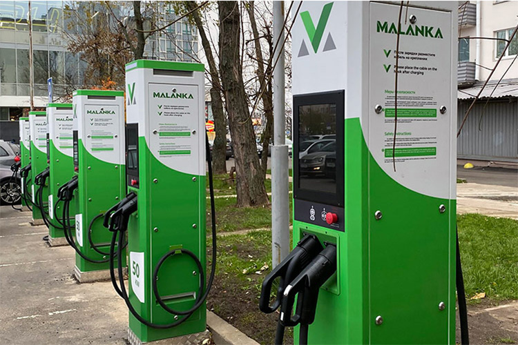 В Гомеле в 2022 году установят три уникальных зарядных комплекса