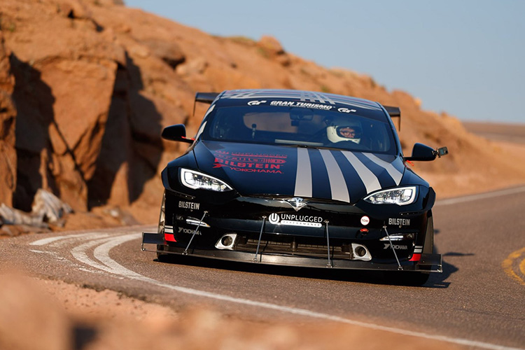 Tesla Model S Plaid Pikes Peak 2021