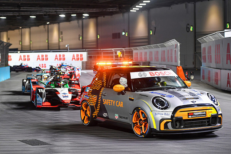 Автомобиль безопасности Mini Electric Pacesetter, Лукас ди Грасси, Audi Sport ABT Schaeffler, Audi e-tron FE07