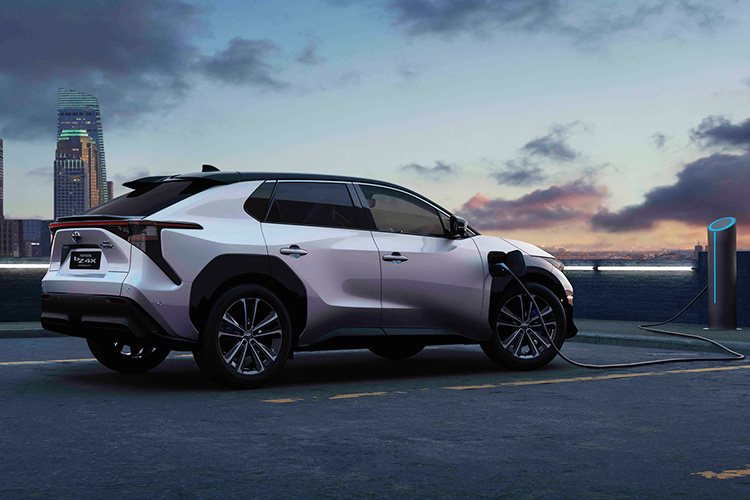 Toyota bZ4X concept заряжается