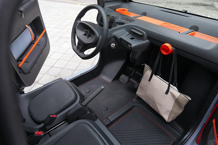 Citroen Ami интерьер