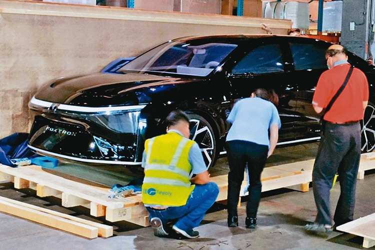 Foxconn электрокар Foxtron