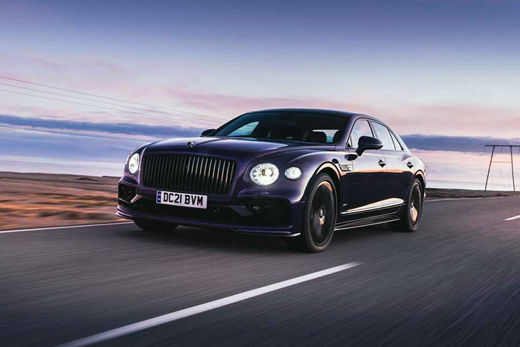 гибридный Bentley Flying Spur пересек Исландию