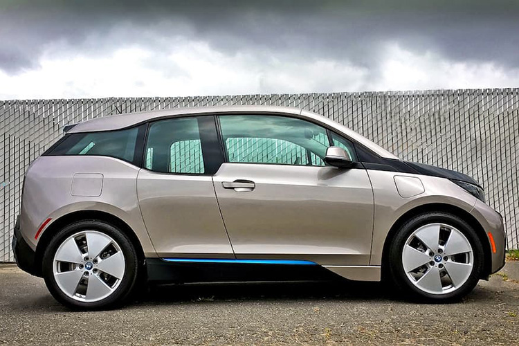 BMW i3 REX вид сбоку