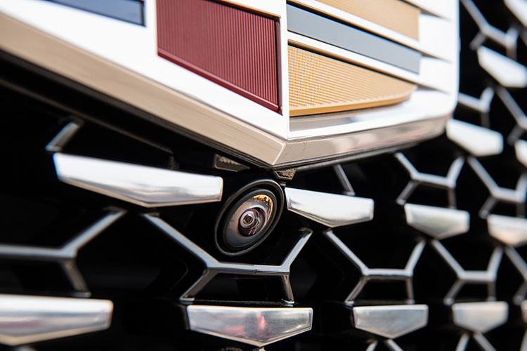 Cadillac лого фронтальная камера