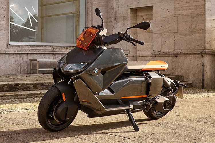 BMW СЕ 04