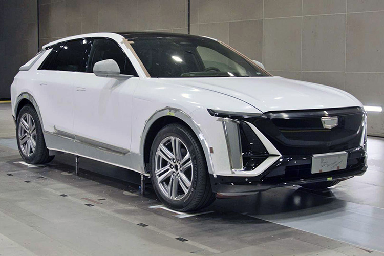 Cadillac Lyriq предсерийные тесты