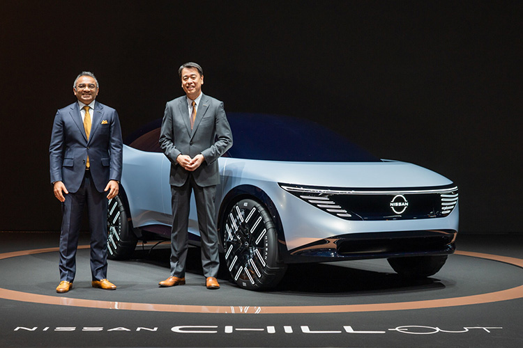 Nissan Chill-Out Операционный директор Nissan Ашвани Гупта и глава компании Макото Учида