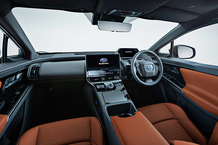 Subaru Solterra интерьер