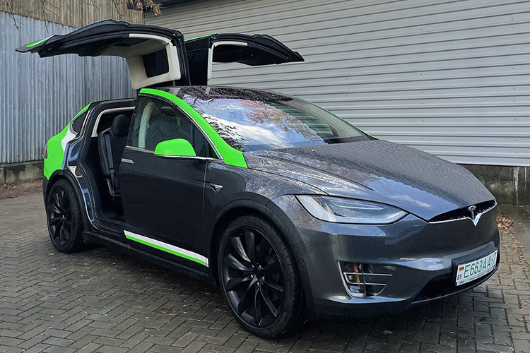 Tesla Model X каршеринг Hello