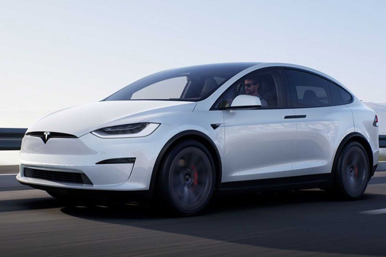 Обновлённая Tesla Model X