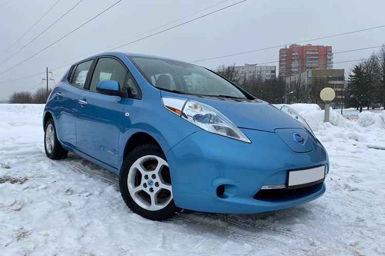 Nissa Leaf первое поколение
