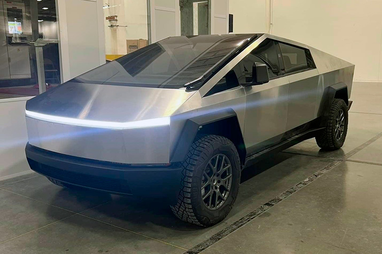 предсерийный Tesla Cybertruck