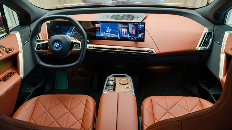 первый официально ввезенный в Беларусь BMW iX