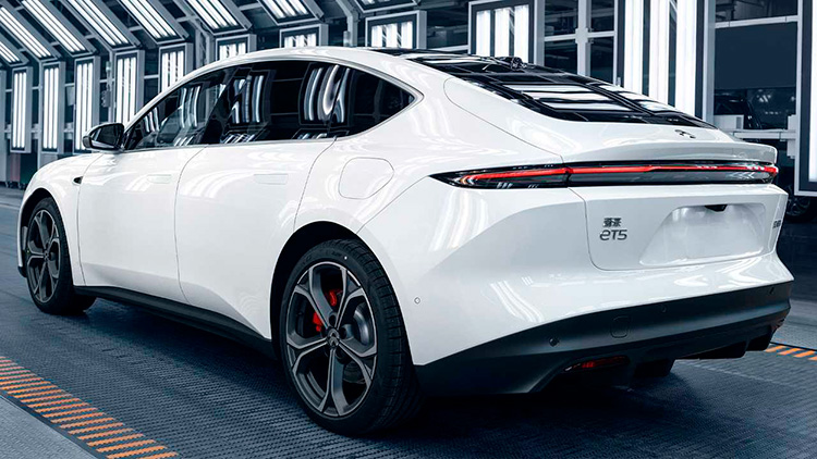 первые NIO ET5 сошли с конвейера