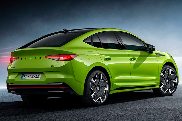 Skoda Enyaq Coupe RS iV вид сзади