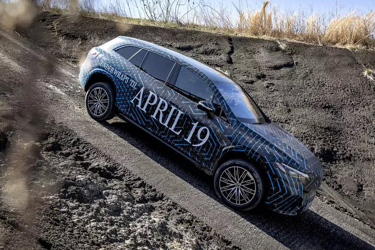 Mercedes-Benz EQS SUV в камуфляже